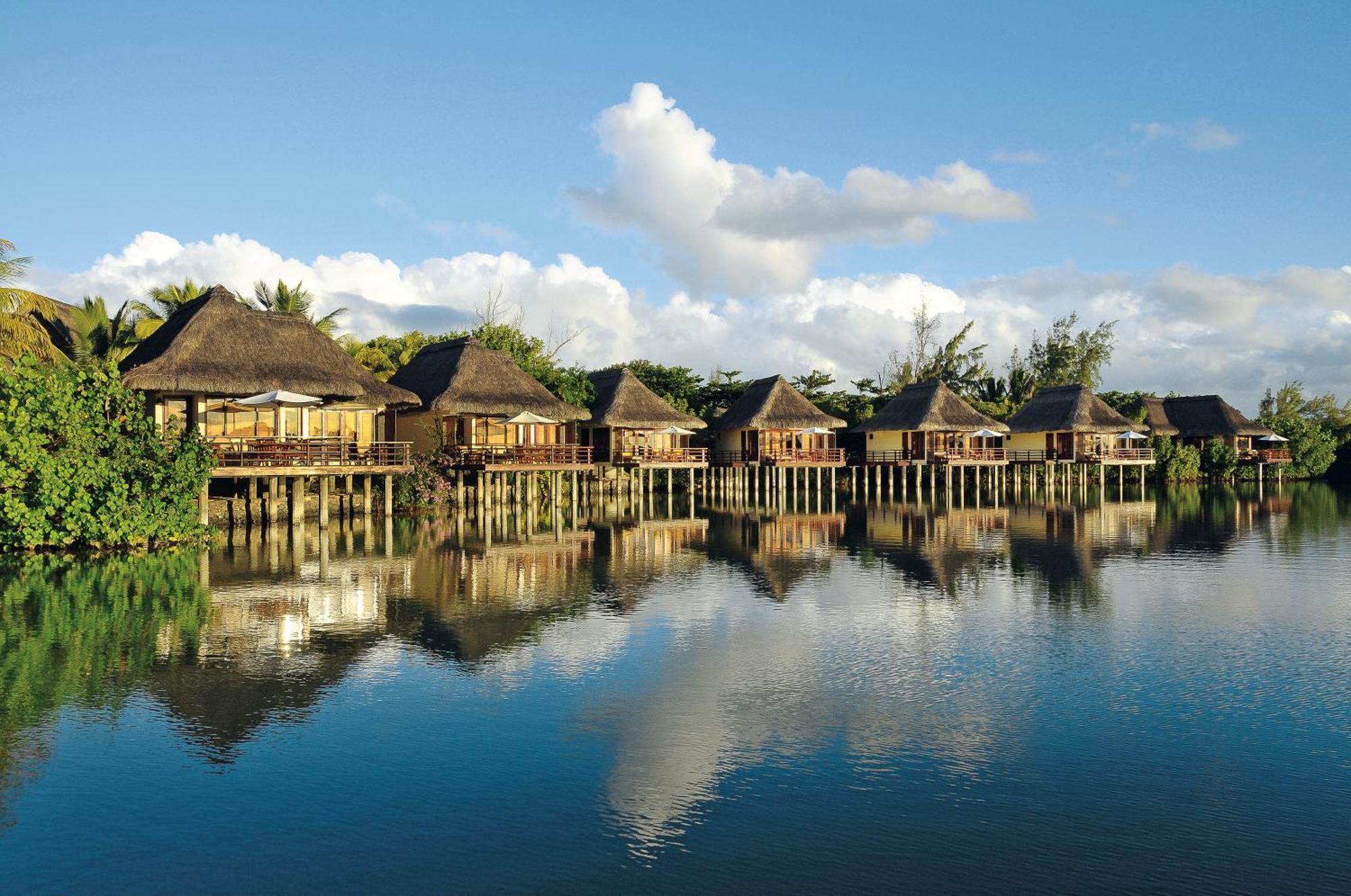 Constance Prince Maurice Poste de Flacq Εξωτερικό φωτογραφία Overwater bungalows at the resort