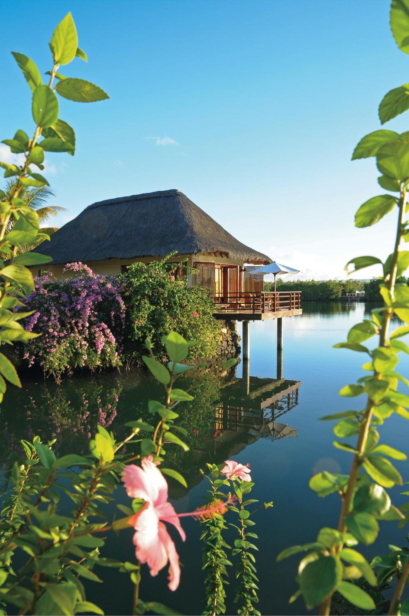 Constance Prince Maurice Poste de Flacq Εξωτερικό φωτογραφία The resort's lake villas